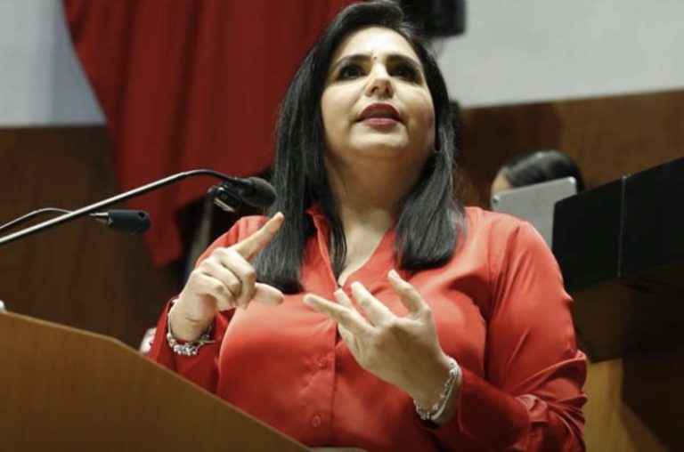 PAN exhibe a la 4T por minimizar el sargazo en Quintana Roo; exigen declaratoria de desastre