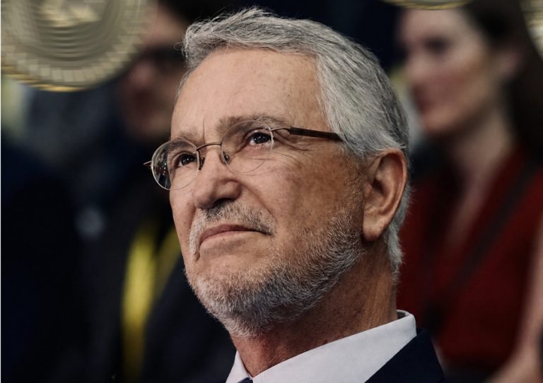 Ricardo Salinas Pliego felicita al nuevo Presidente de Colombia y advierte que la izquierda no se irá sin pelear