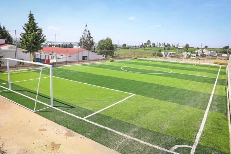 Con 90% de avance, Cuautlancingo recupera cancha deportiva del Bachillerato 5 de Mayo