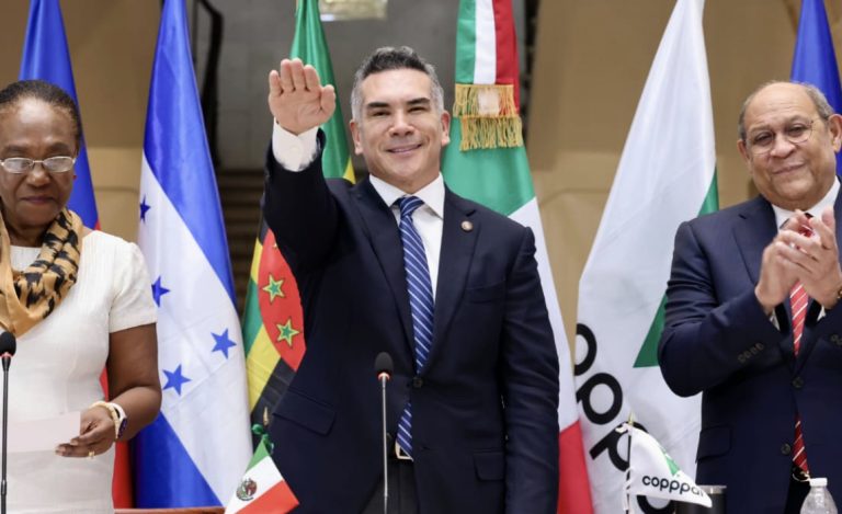 Alito se rinde protesta como presidente de Conferencia de Partidos Políticos en América Latina
