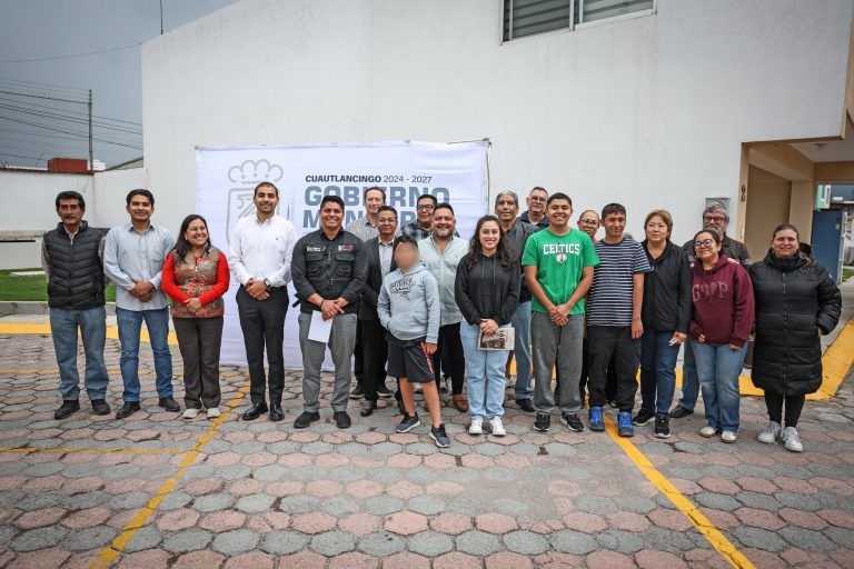 Omar Muñoz recorre colonias de Cuautlancingo para entregar compromisos