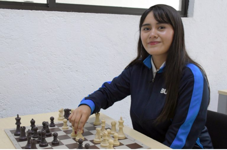 Obtiene alumna BUAP medalla de plata en ajedrez