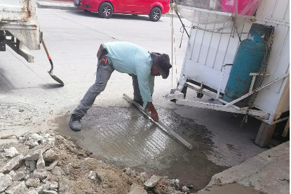 CAPAMH atiende reportes de fugas de agua