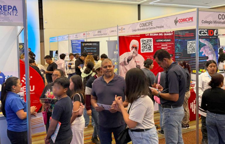 Apoya BUAP la educación a través de la feria Plan Becas 2026