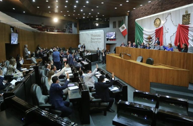 Congreso de Nuevo León modifica la ley para que a los 28 se pueda ser gobernador y a los 18 años alcalde