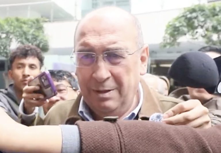 Moreira exhibe división al interior del régimen