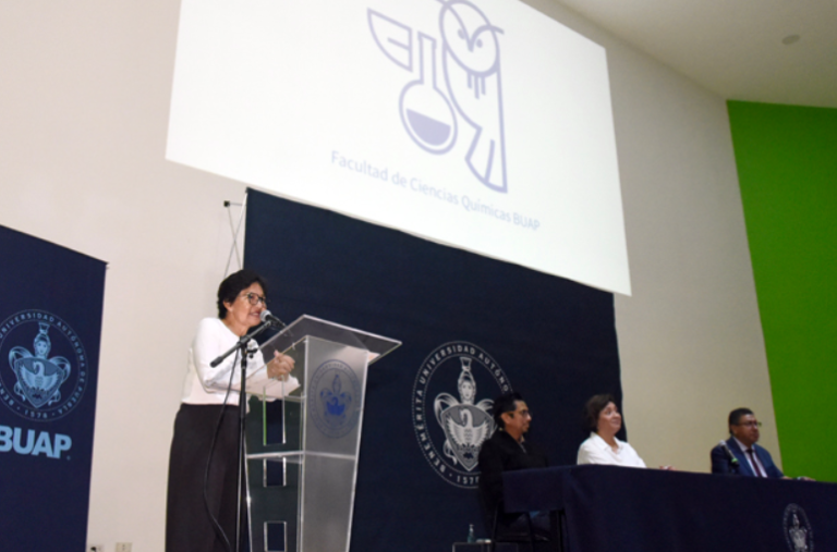 Dicta conferencia Lilia Cedillo en conmemoración del XIII aniversario de la Licenciatura en Biotecnología