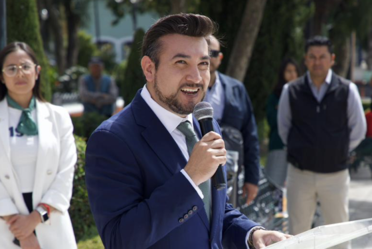 Arranca Chava Santos las festividades del mes patrio