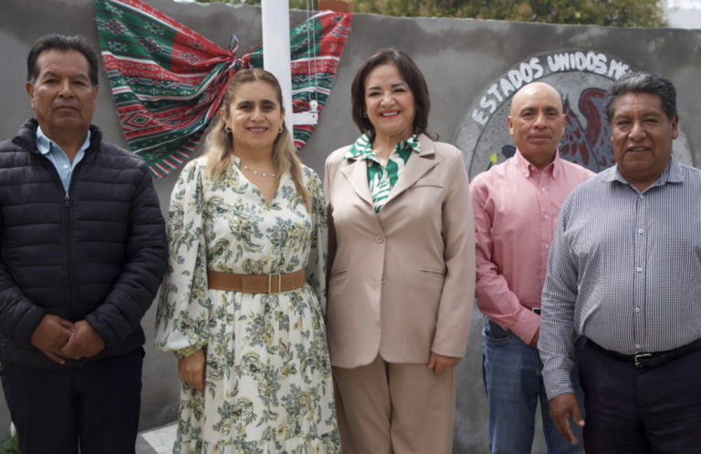 Inauguran asta bandera en Mariano Matamoros, Huamantla