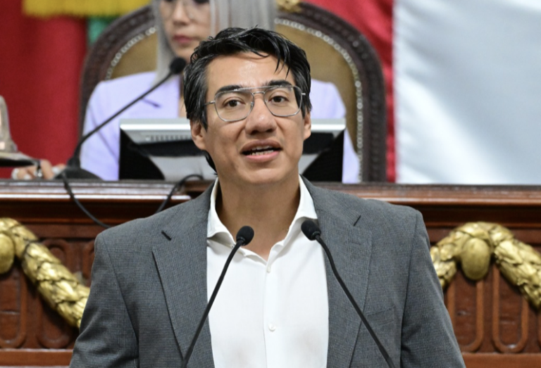 Ante crisis de baches en la CDMX PAN propone crear atlas de público de baches