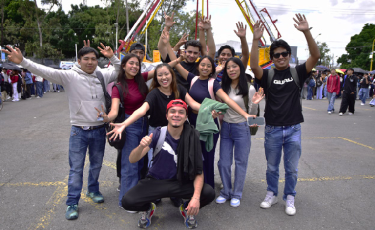 Convive comunidad BUAP en la Fiesta Mexicana