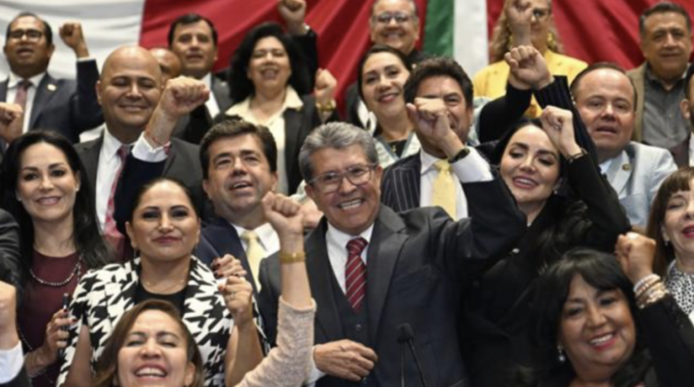 Aplanadora de Morena y satélites aprueban ley anti memes contra mexicanos