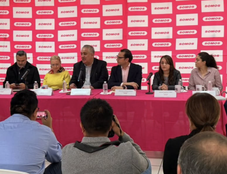 Somos México exhibe simulación de la 4T frente a crisis del sector salud