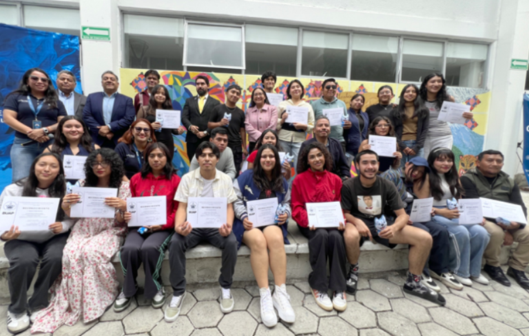 Inauguran mural en el Complejo Regional Mixteca de la BUAP
