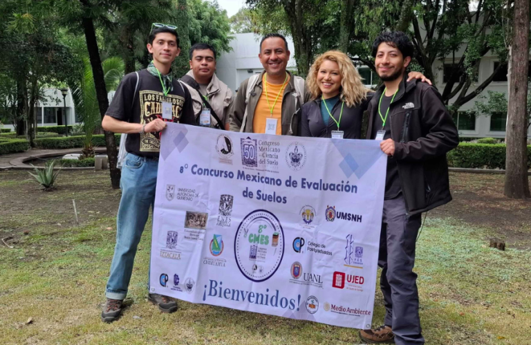 Evalúan estudiantes de todo el país los suelos en Puebla