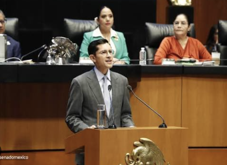 Somos exhibe errores del canciller Roberto Velasco durante comparecencia en el Senado