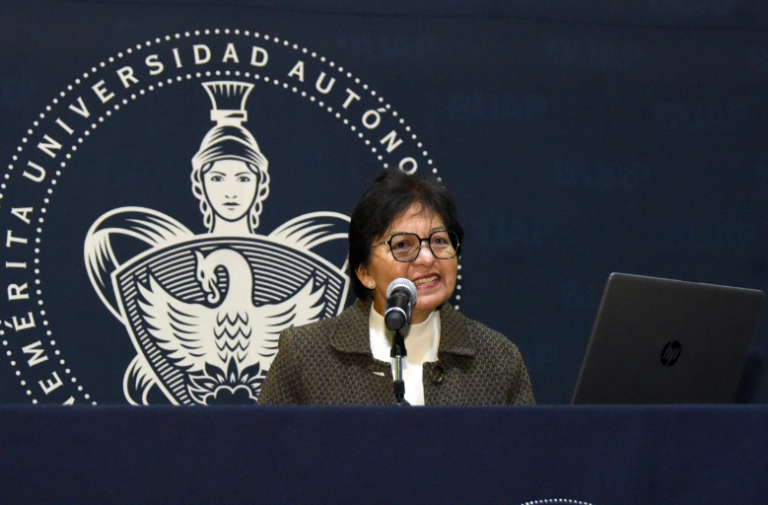 Aborda Rectora Lilia Cedillo las infecciones emergentes en animales domésticos