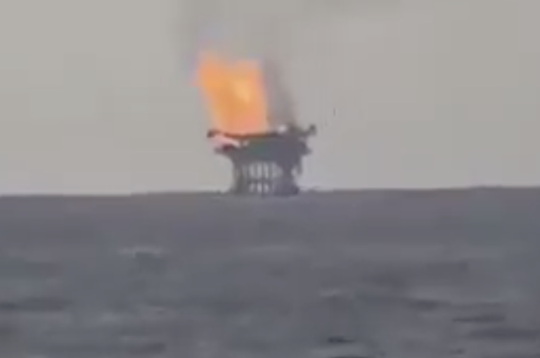 SOMOS exhibe falta de mantenimiento en PEMEX tras incendio en Campeche