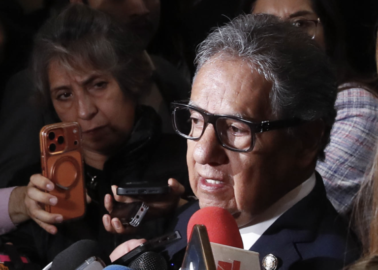 Higinio Martínez rechaza que mesa directiva haya pedido trato VIP en sala de protocolos de la SER en el AICM
