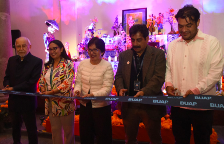 Inauguran en la VEDC la ofrenda “Cultura, Muerte y Tradición. Altar dedicado a los Artistas Universitarios”