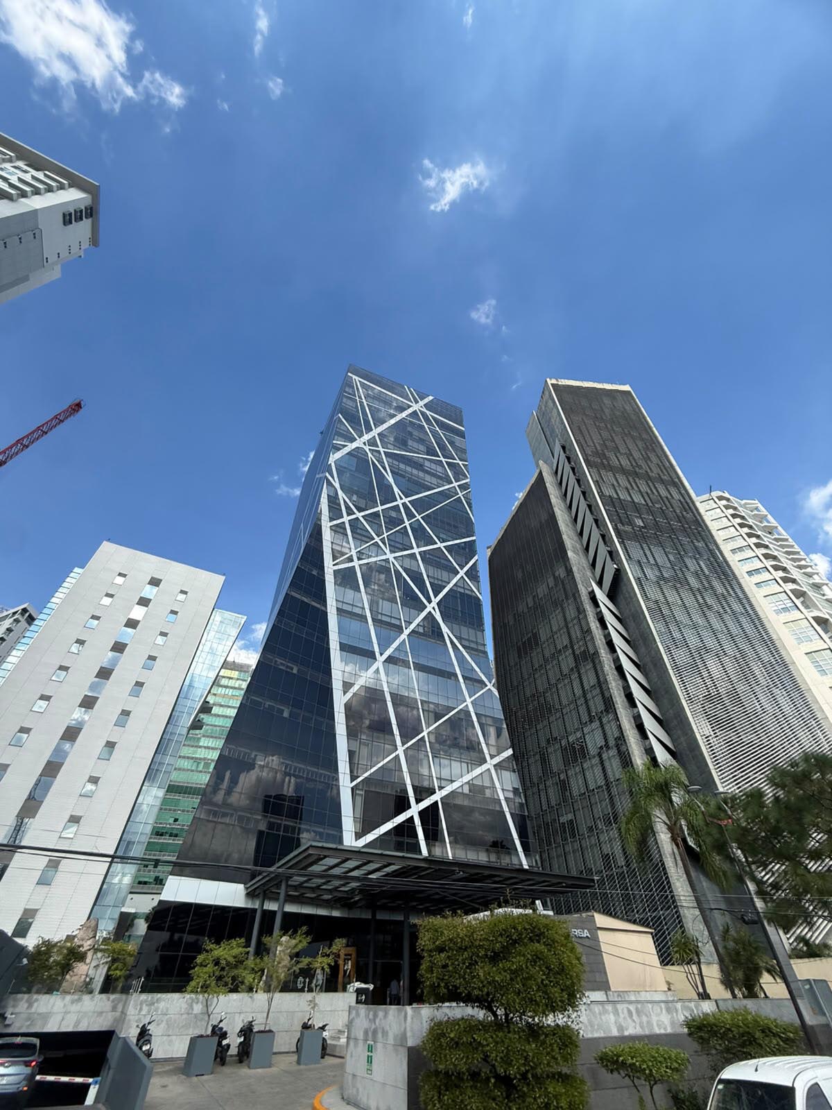 Edificio del nuevo corporativo de Jumamex en Paseo Royal Country, Zapopan.